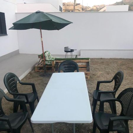Bajo Con Jardin En Primera Linea De Playa Малага Екстериор снимка