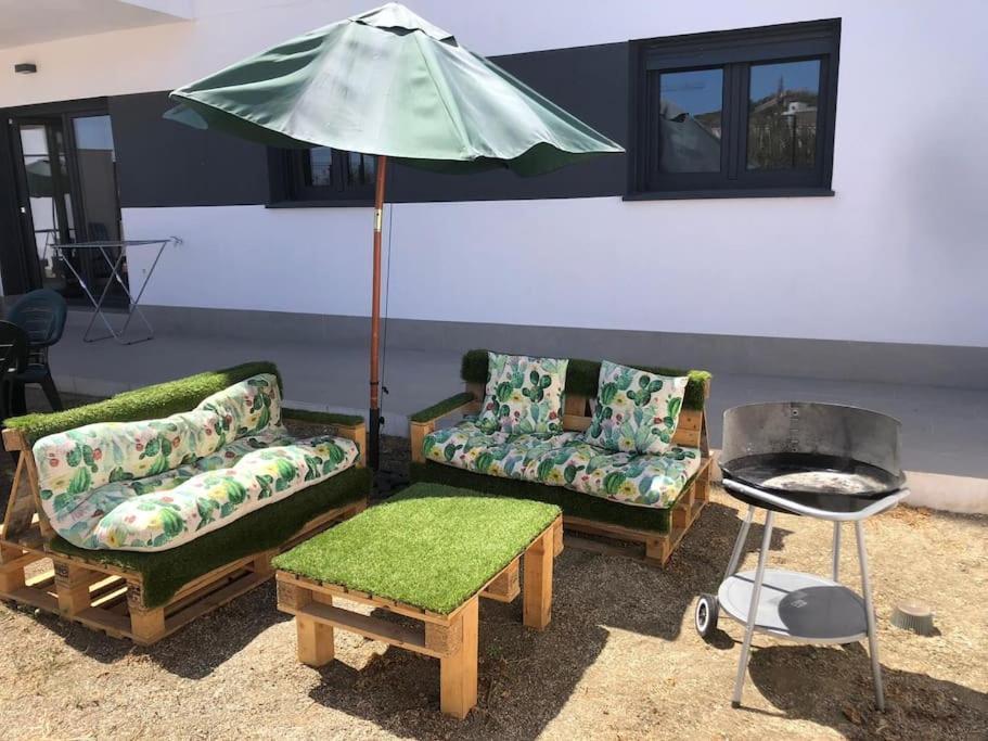Bajo Con Jardin En Primera Linea De Playa Малага Екстериор снимка