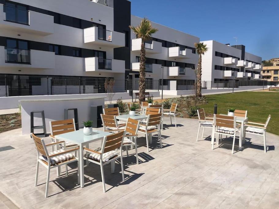Bajo Con Jardin En Primera Linea De Playa Малага Екстериор снимка